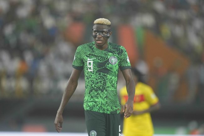 Nigeria invinge Algeria si se califica in semifinale