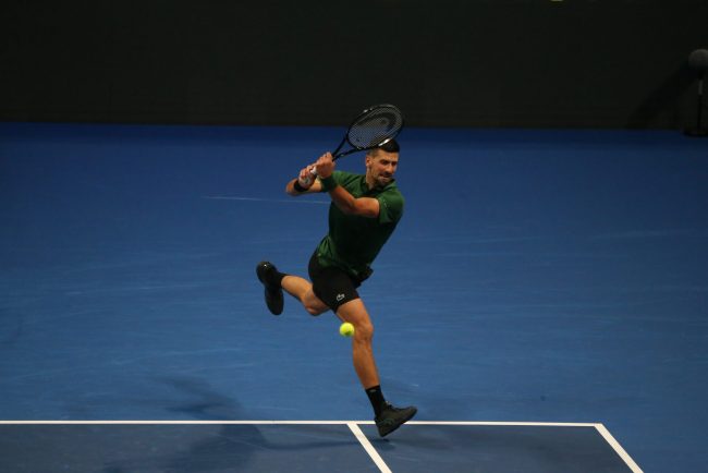 Novak Djokovic s a retras de la turneul din Adelaide