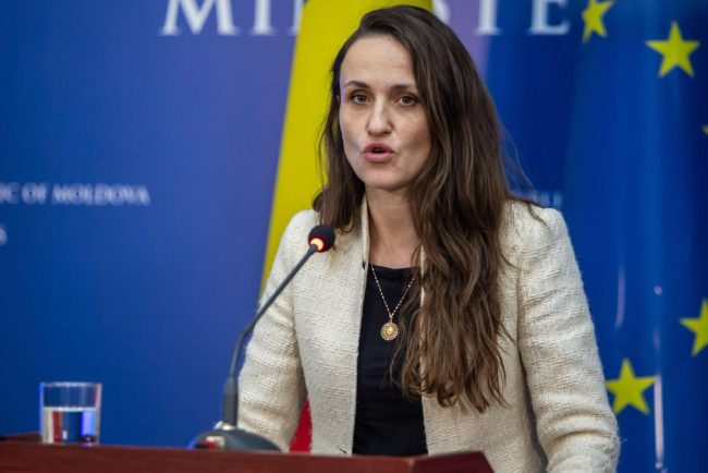 Oana Toiu mesaj de la Davos Niciun teritoriu al unei tari nu poate fi cedat altuia dect
