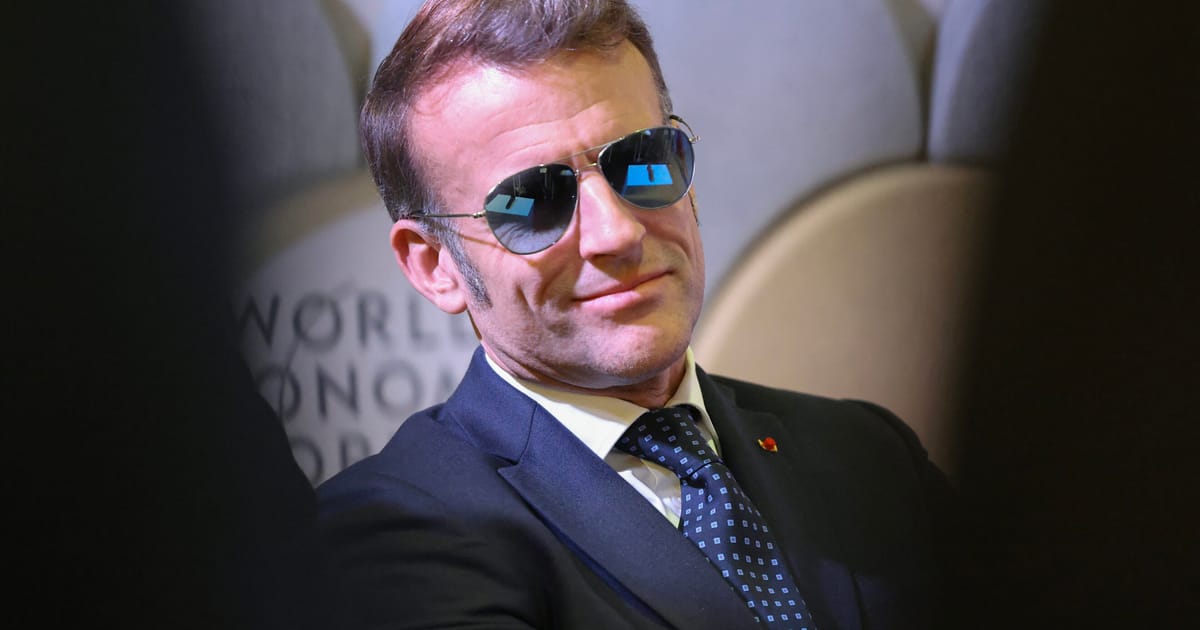 Ochelarii lui Macron captivateaza Davosul si ofera Europei un meme de moment