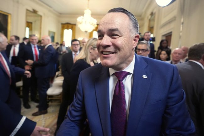 Producatorii de petrol din SUA promit ajutor Iranului