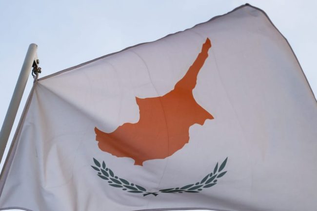 Scandalul coruptiei din Cipru se amplifica presedintele demisioneaza