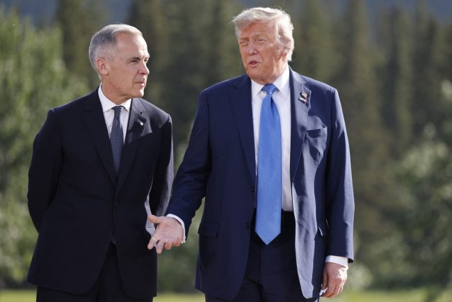 Trump ameninta cu taxe de 100 pe importurile din Canada ca reactie la noul acord comercial cu China