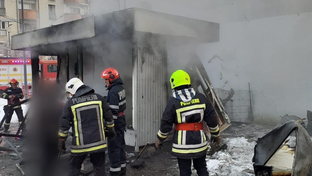 incendiu cu explozie in gherla o patiserie a fost distrusa