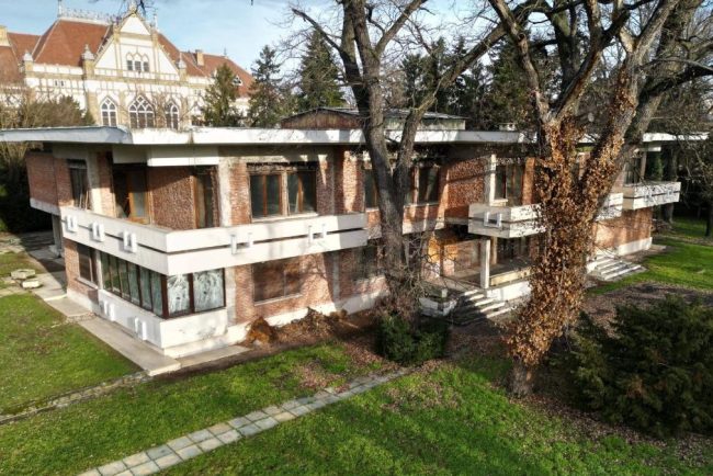 Alfred Simonis anunta ca vila de protocol a lui Ceausescu va fi restituita patrimoniului judetului