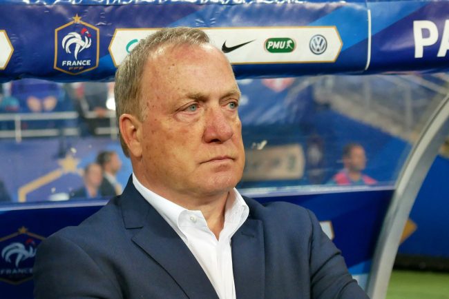 Antrenorul Dick Advocaat paraseste nationala de fotbal a Curacao ului cu doar patru luni inainte de Cupa Mondiala