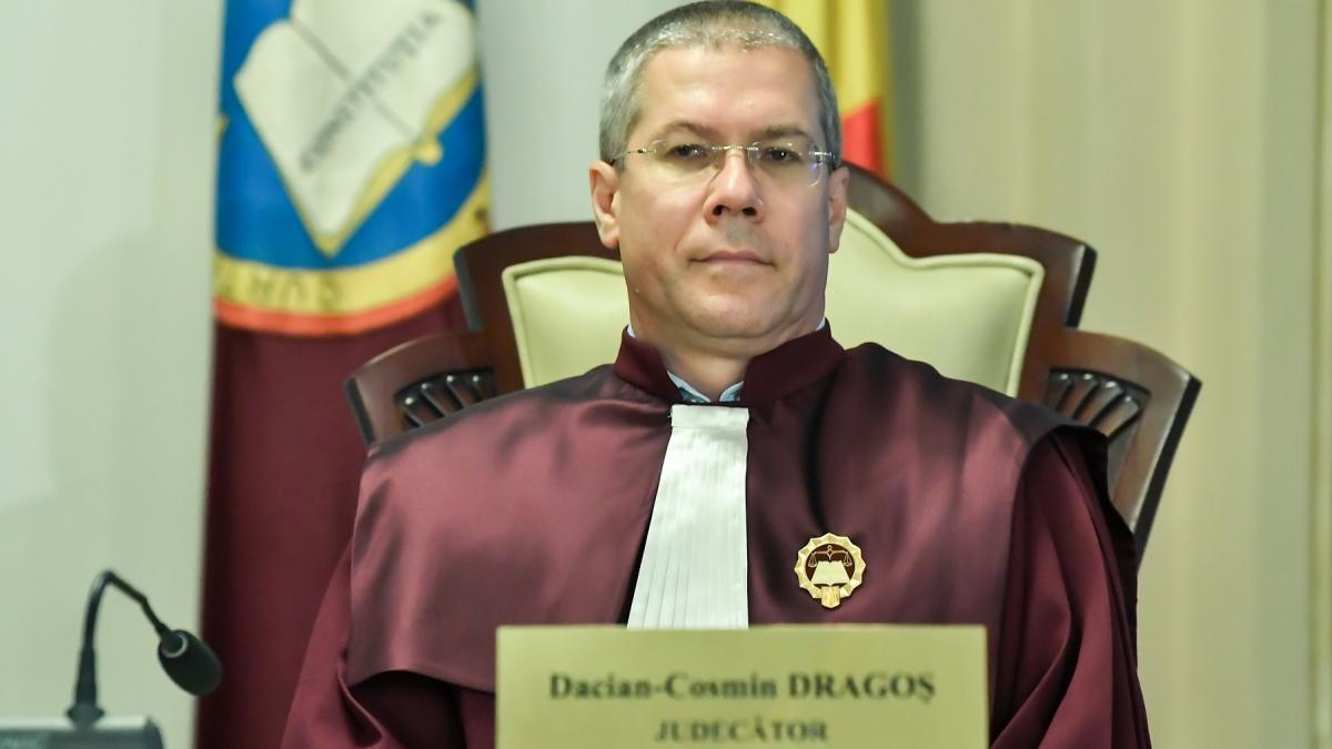 Curtea de Apel decide daca Dacian Dragos va fi suspendat din CCR Sedinta de la CAB cu o zi inainte