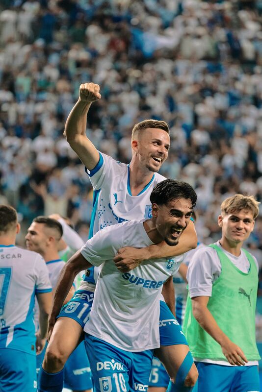 Farul Universitatea Craiova si FCSB Csikszereda se vor intalni duminica in Superliga