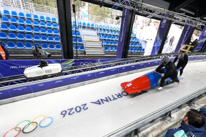 Milano Cortina 2026 Echipajul masculin de bob 2 persoane din Romania ocupa locul 10 dupa prima mansa
