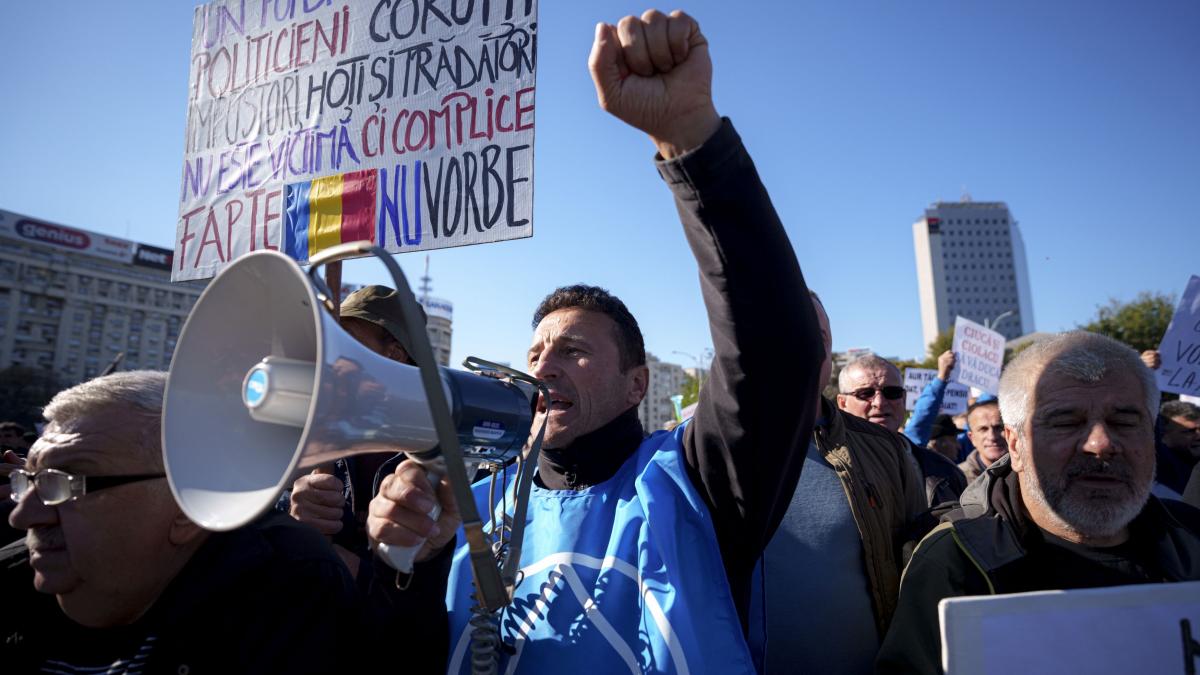 Minerii protesteaza la Bucuresti Cer compensatii pe o perioada de 48 de luni pentru cei concediati si
