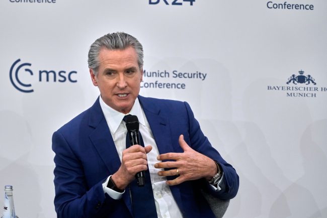Newsom catre liderii lumii Donald Trump este o prezenta temporara
