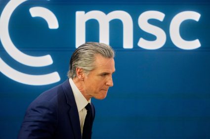 Newsom sustine ca atacurile lui Trump unesc Europa