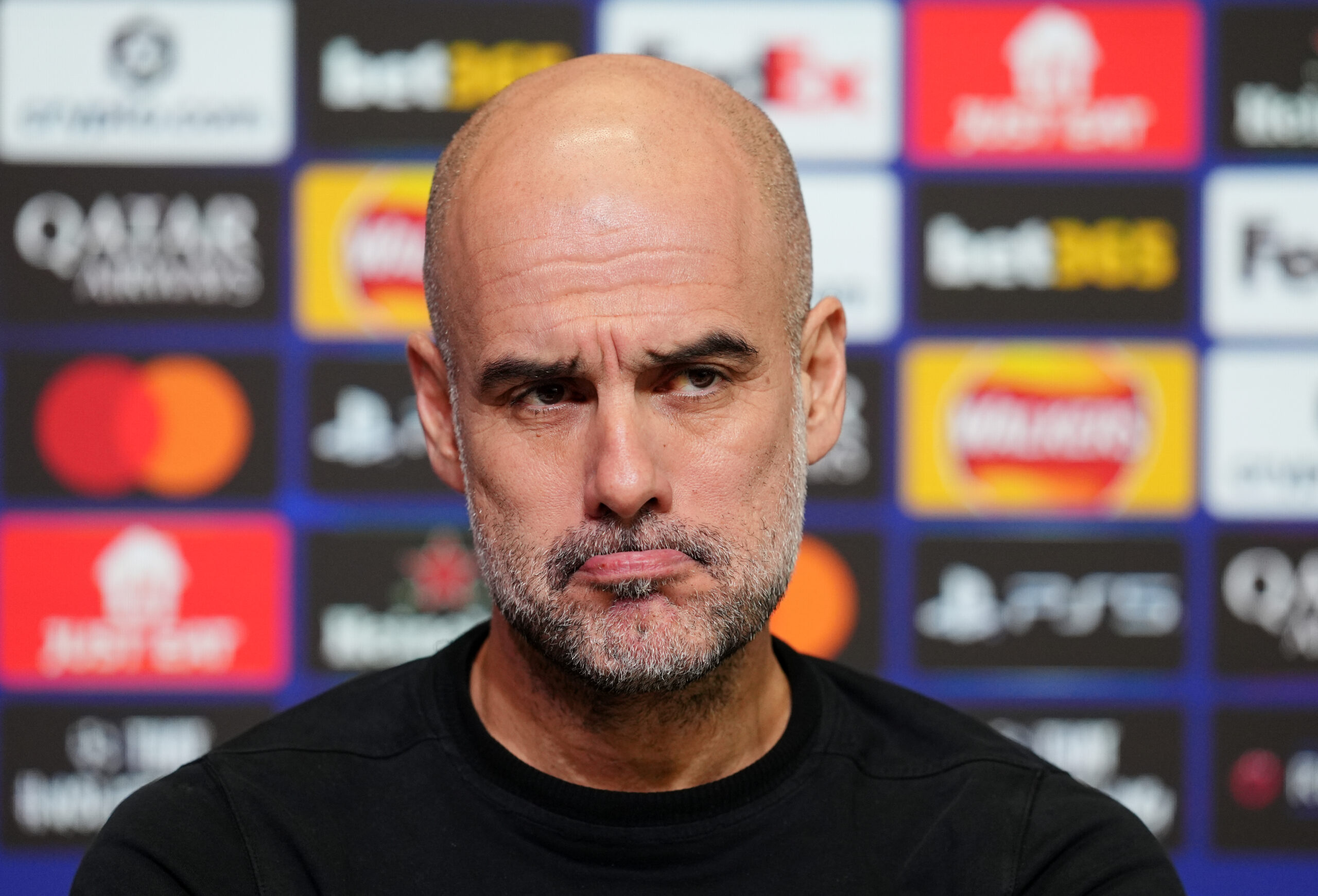 Pep Guardiola isi exprima profunza mahnire fata de suferinta cauzata de conflictele globale Trebuie sa ne straduim sa devenim mai buni