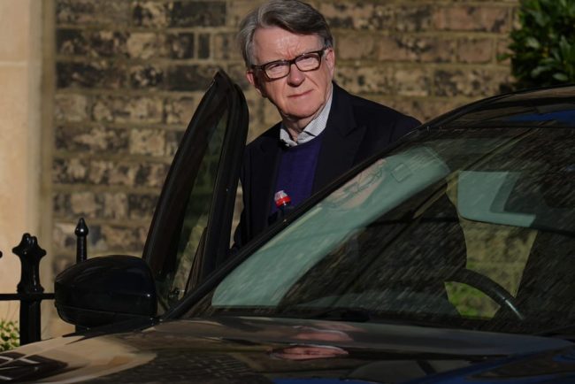 Politia solicita guvernului britanic sa pastreze corespondenta prin emailuri cruciala intre Mandelson si Epstein