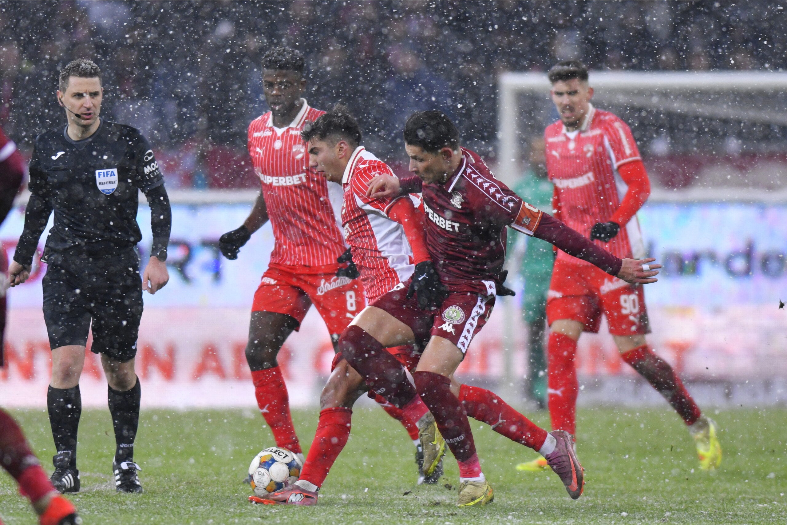 Rapid invinge Dinamo cu 2 1 in derby ul rundei