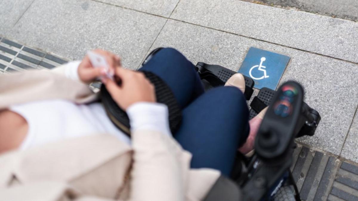 Revolta dupa ce Coalitia a hotarat sa reduca nu sa elimine taxele pentru persoanele cu dizabilitati