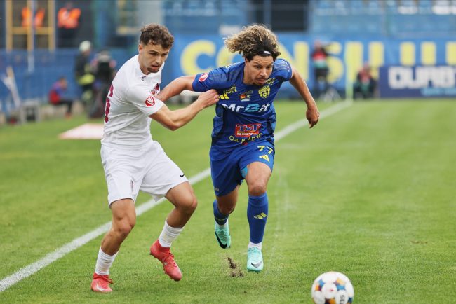 Superliga Unirea Slobozia invinge Farul Constanta cu un gol marcat in ultima clipa