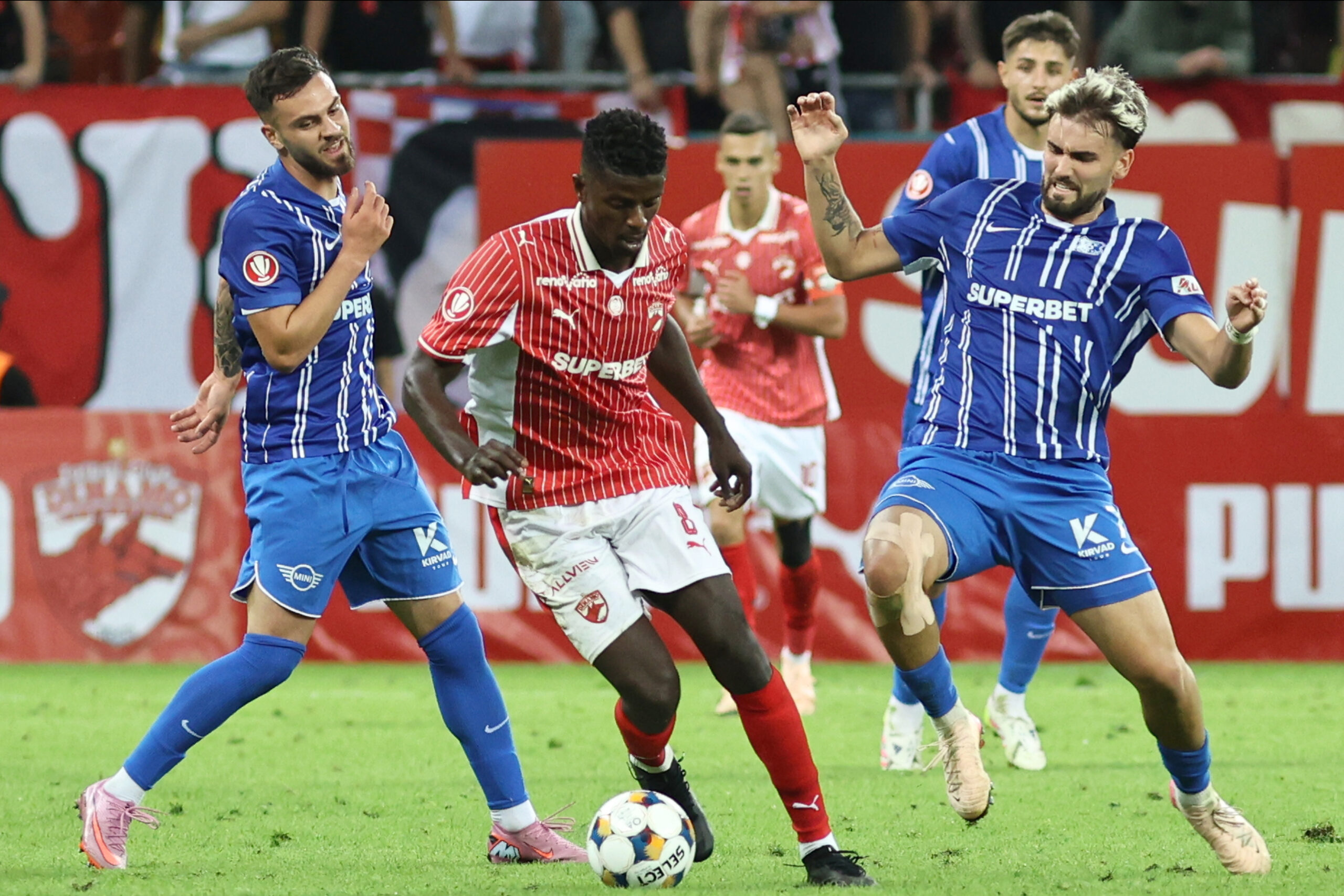 Trei meciuri planificate in Superliga de fotbal miercuri in etapa a 25 a intermediara
