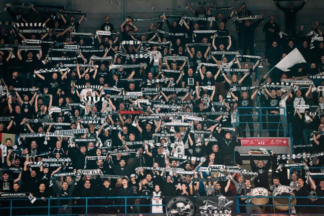 U BT pierde in fata lui Partizan intr o sala dominata de fanii clujeni Silvasan Nu suntem morti