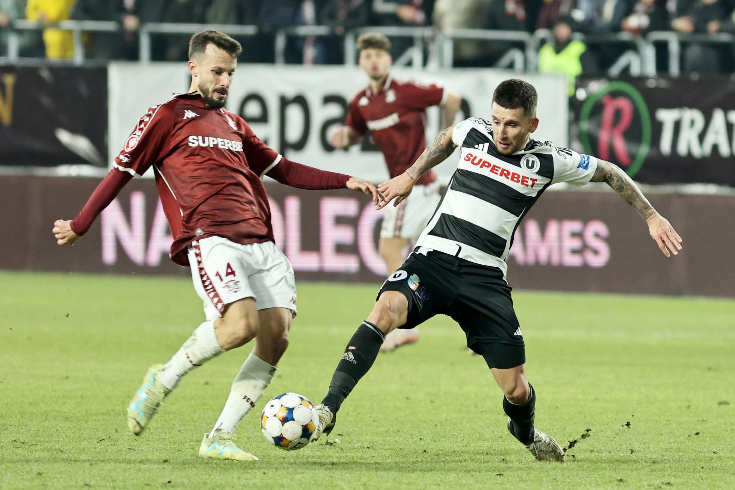 U Cluj invinge Rapid in Giulesti si urca pe loc de playoff