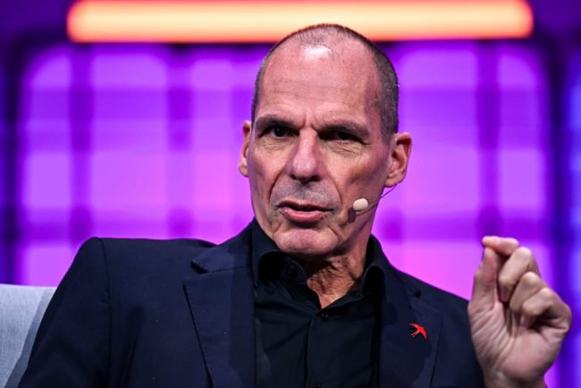 Varoufakis din Grecia va fi judecat dupa ce a recunoscut ca a consumat droguri cu 36 de ani in urma
