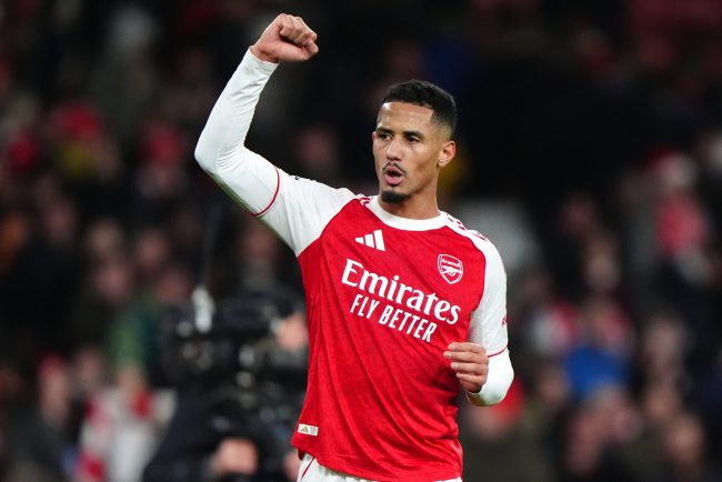 Arsenal infrunta Chelsea in derbiul Premier League si isi consolideaza prima pozitie in clasament