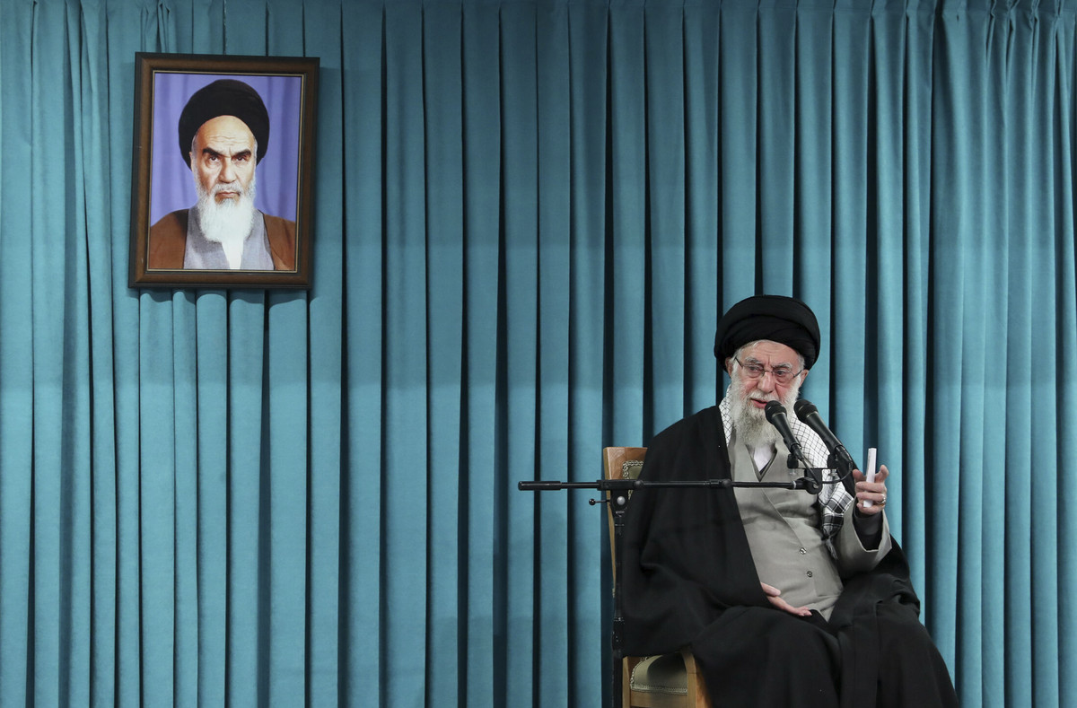 Ayatollah Khamenei a murit Iata ce consecinte are acest lucru pentru conducerea Iranului