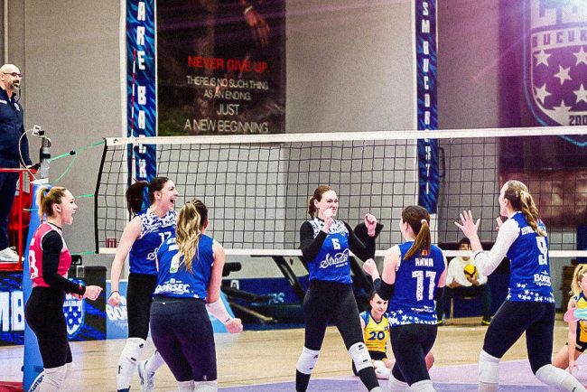CSM Bucuresti invinge Corona Brasov si egaleaza seria din sferturile Diviziei A1 la volei feminin