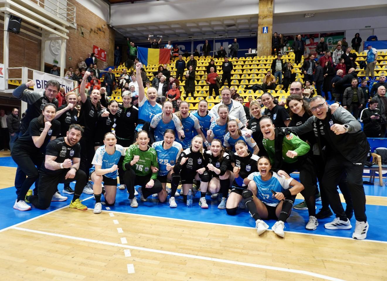 CSM Bucuresti invinge SCM Ramnicu Valcea si redevine lider in Liga Florilor la handbal feminin