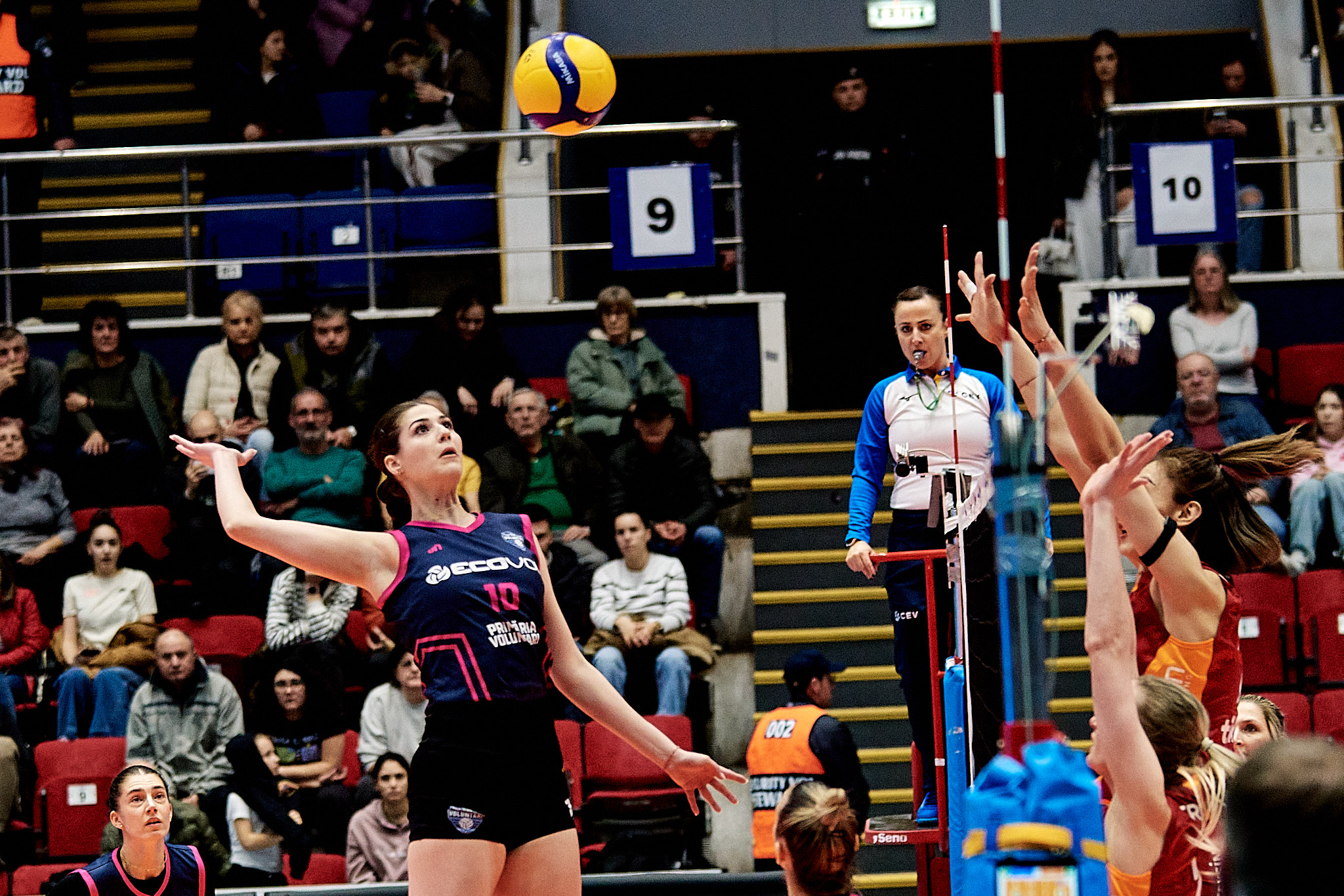 CSO Voluntari eliminata de Galatasaray Istanbul in semifinalele Cupei CEV la volei feminin
