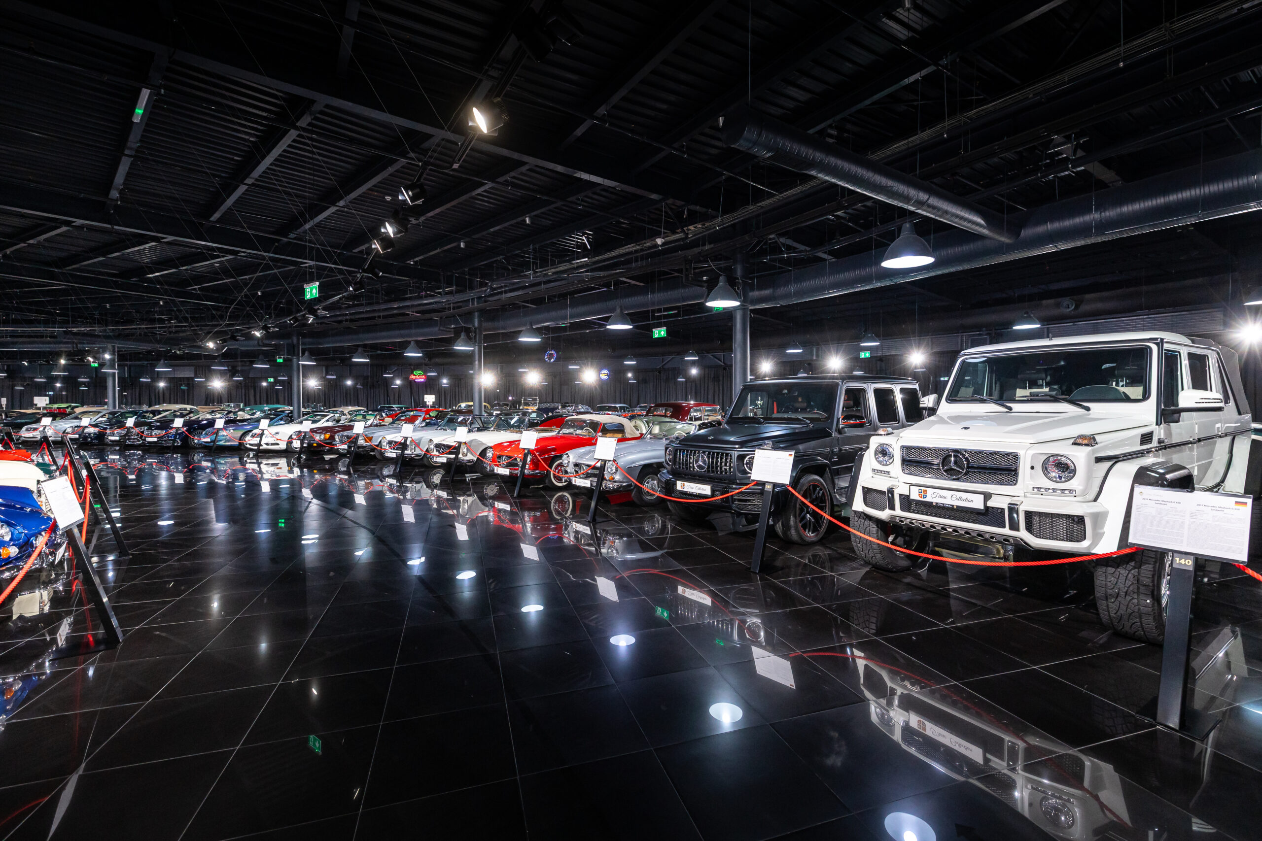 Colecia Tiriac locul unde din ce n ce mai muli pasionai de automobile din ntreaga lume vin s descopere modele auto legendare P