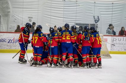 Echipa Romaniei invinge Thailanda si ocupa prima pozitie la Campionatul Mondial de hochei feminin Divizia III Grupa A
