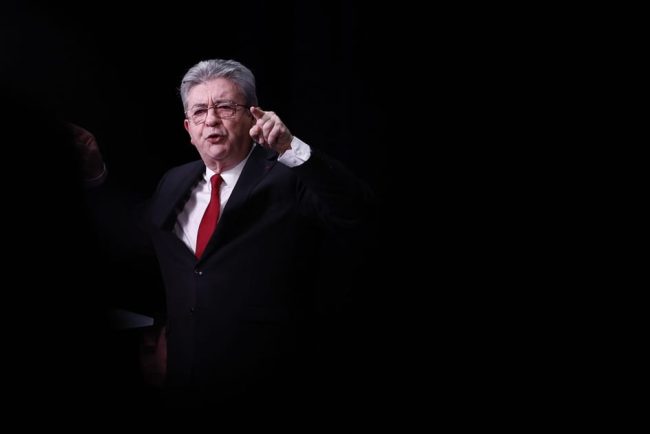 Intra disruptorul Stanga radicala Melenchon obtine avans in alegerile din Franta