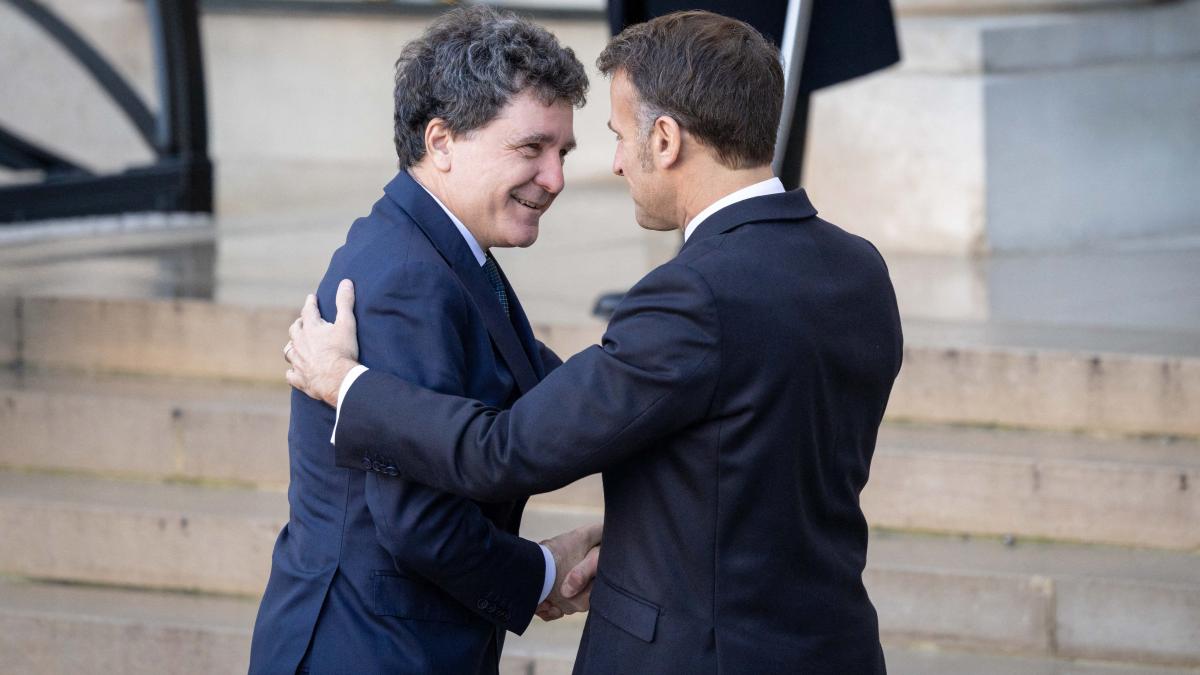 Nicuser Dan despre propunerea lui Emmanuel Macron privind protectia nucleara franceza Romania este