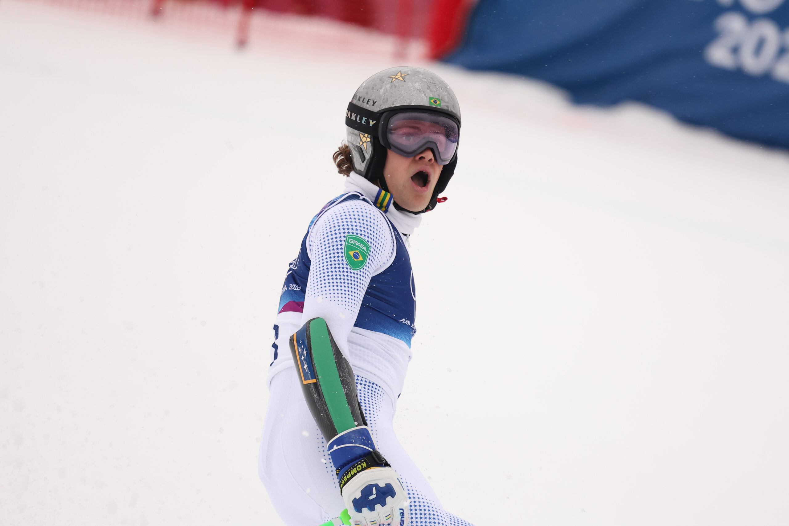 Schiorul brazilian Lucas Pinheiro Braathen castiga la Hafjell si obtine Cupa Mondiala la slalom urias dupa ce a castigat titlul olimpic