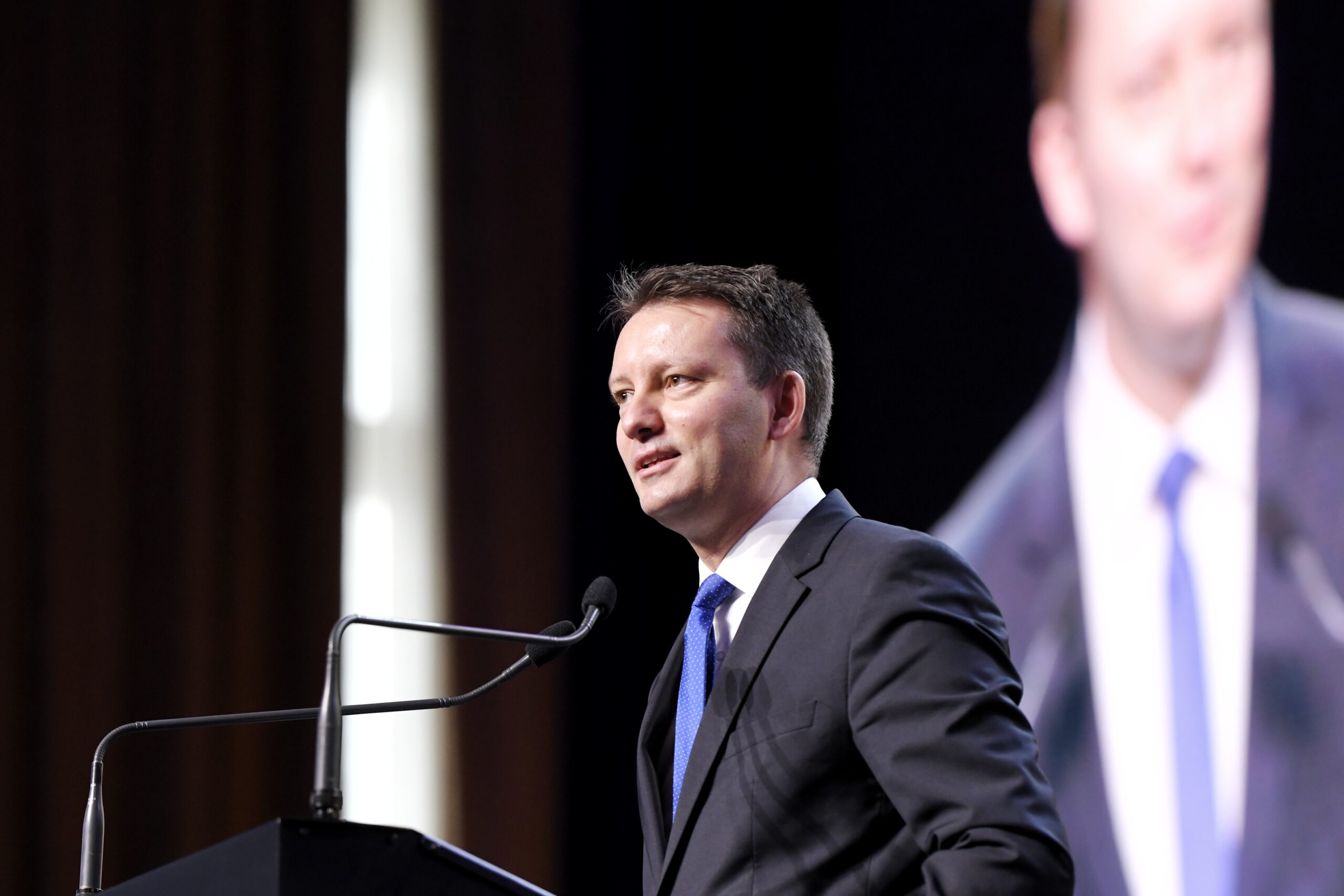 Siegfried Muresan acuza ca Guvernul plateste 60 de miliarde de lei pentru imprumuturile contractate de PSD
