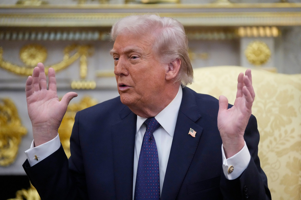 Trump avertizeaza ca va suspenda comertul cu Spania din cauza bazeloraeriene