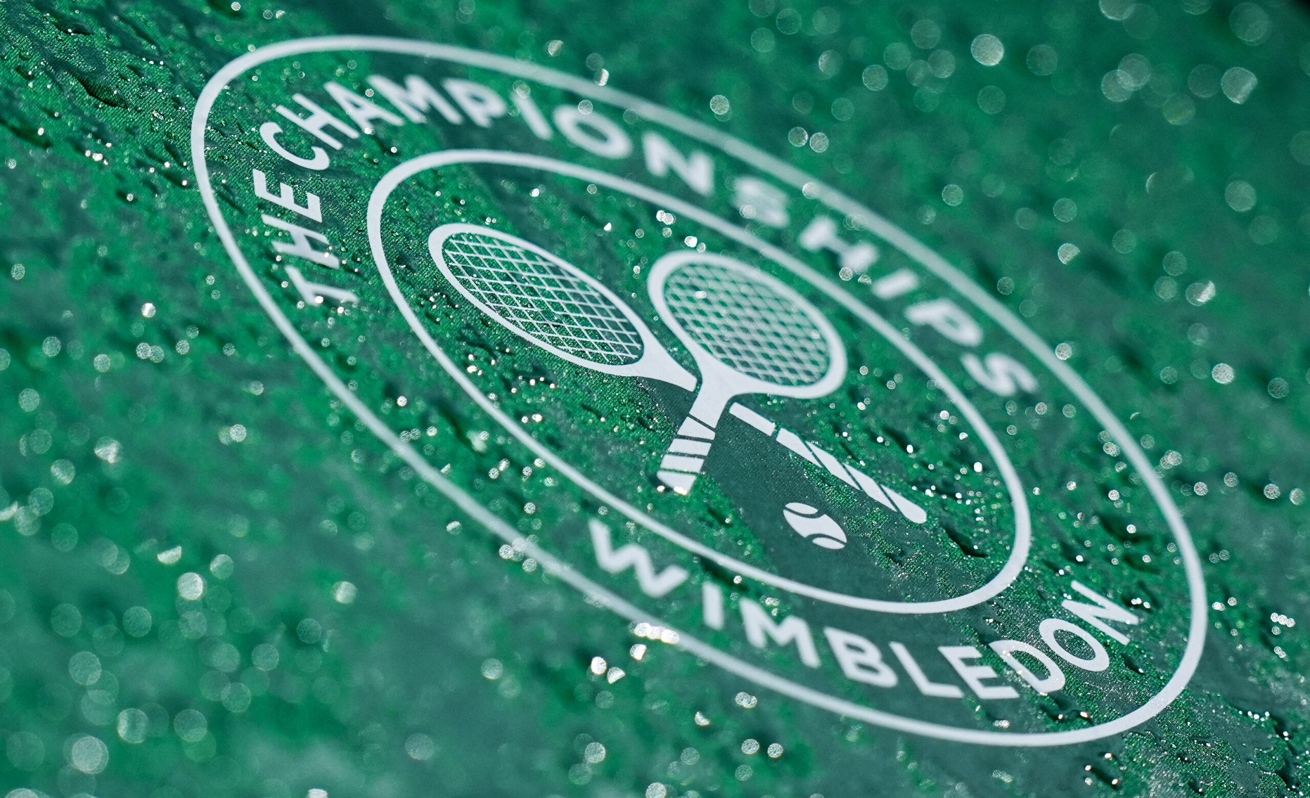 turneul de tenis de grand slam de la wimbledon introduce pentru prima data sistemul de arbitraj video