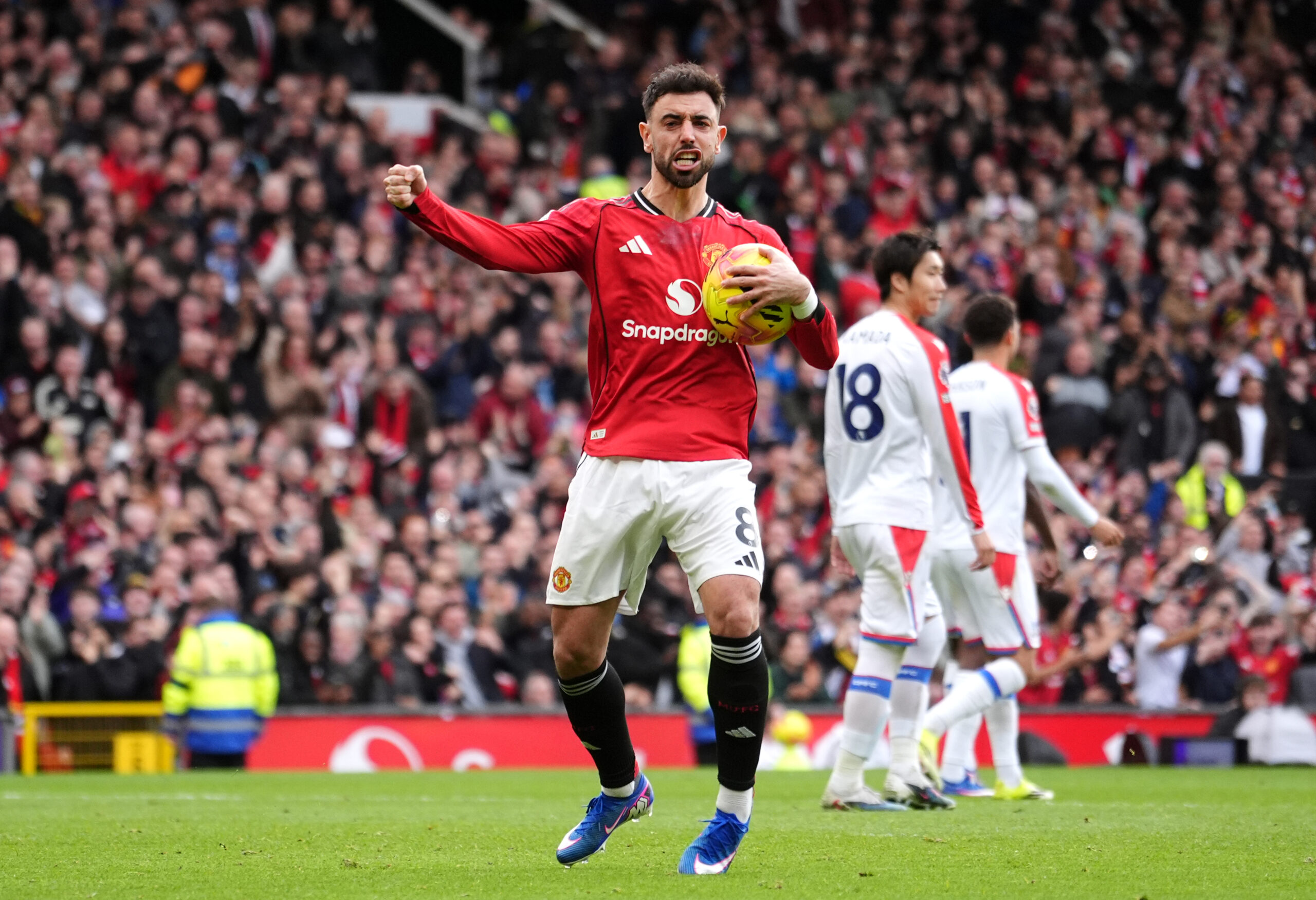 Bruno Fernandes isi egaleaza o performanta a lui Cristiano Ronaldo in Premier League