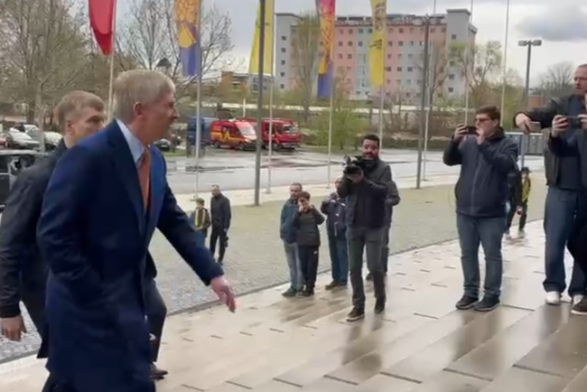 Cea mai instarita persoana din Ucraina la catafalcul lui Mircea Lucescu