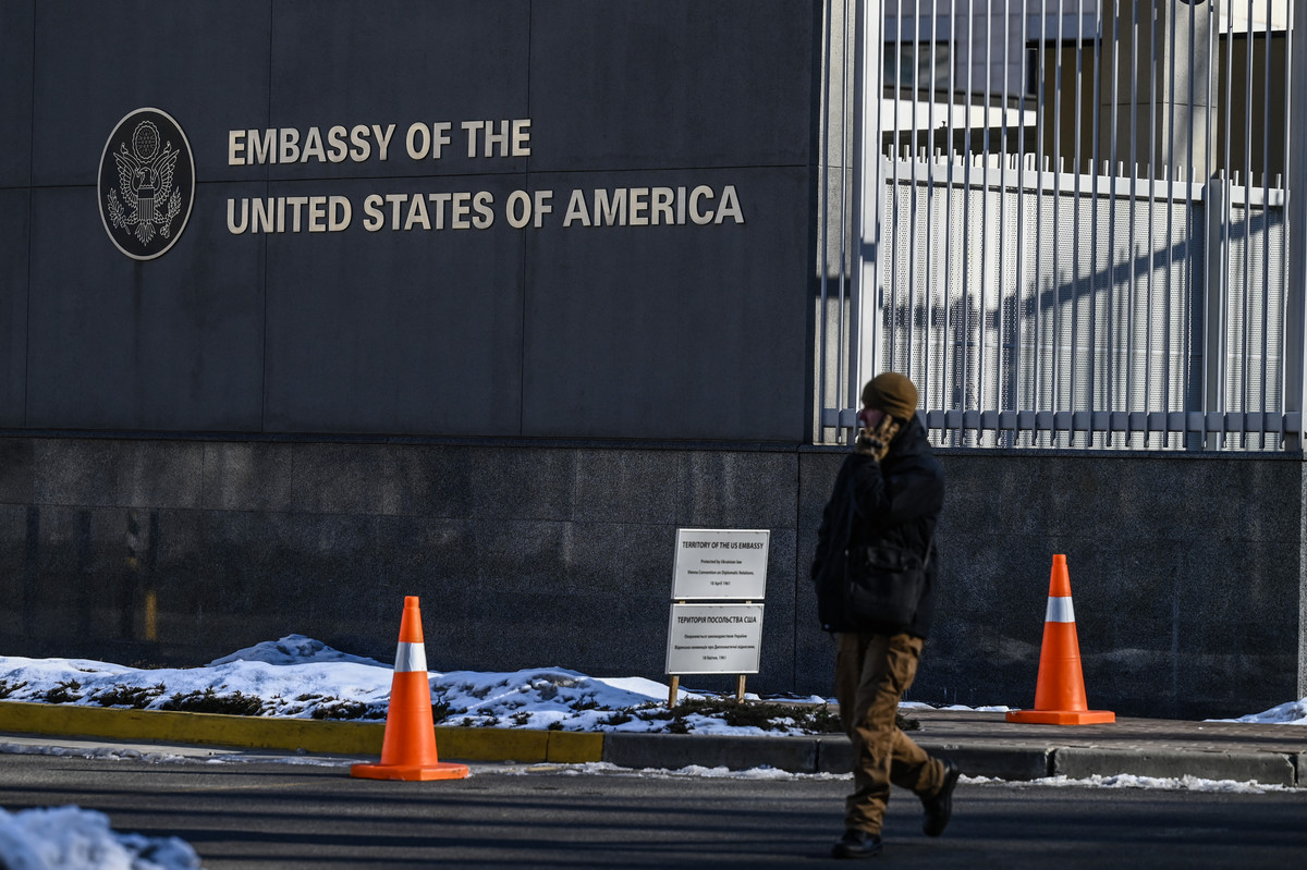 Cel mai inalt diplomat american din Ucraina se reteaza