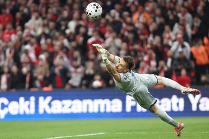 Celta Vigo cu Ionut Radu titular cauta revenirea in Europa League Andrei Ratiu la un pas de istorie cu Rayo Vallecano in Conference League