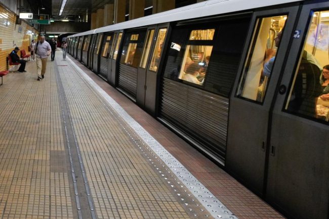 Cresterea tarifelor la metrou a fost anulata Se cere demiterea conducerii Metrorex Miruta Si au triplat