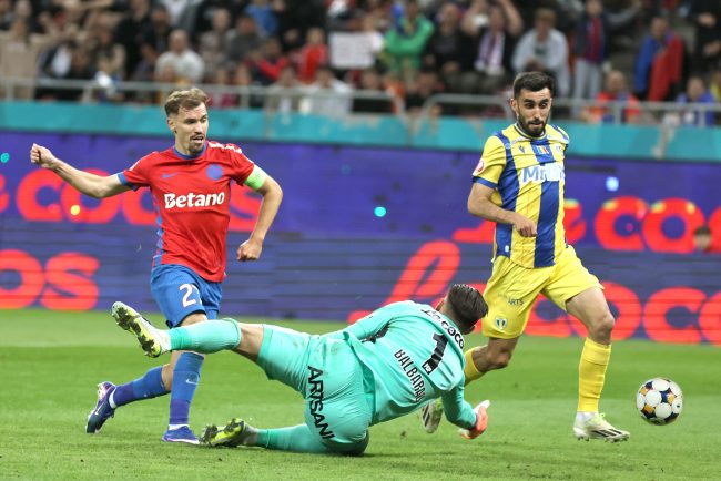 Jandarmeria Trei plangeri penale si amendi de 36700 de lei in urma meciului FCSB