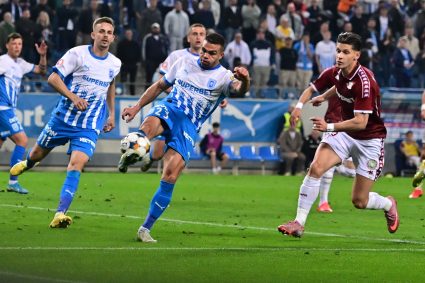 Universitatea Craiova castiga la limita impotriva FC Arges si urca pe prima pozitie in Superliga de fotbal