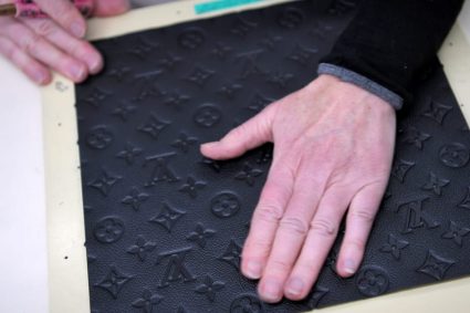 producatorul de piele detinut de lvmh legat de defrisari incearca sa relaxeze legislatia ecologica a uniunii europene