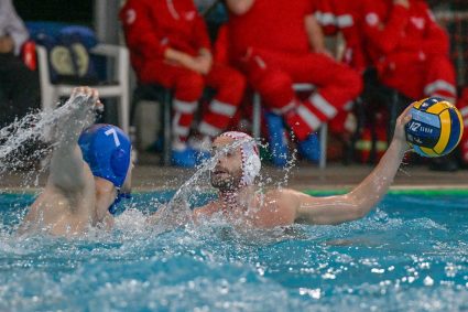 CSM Oradea si Steaua se confrunta pentru titlul national la polo pe apa Programul complet al finalelor