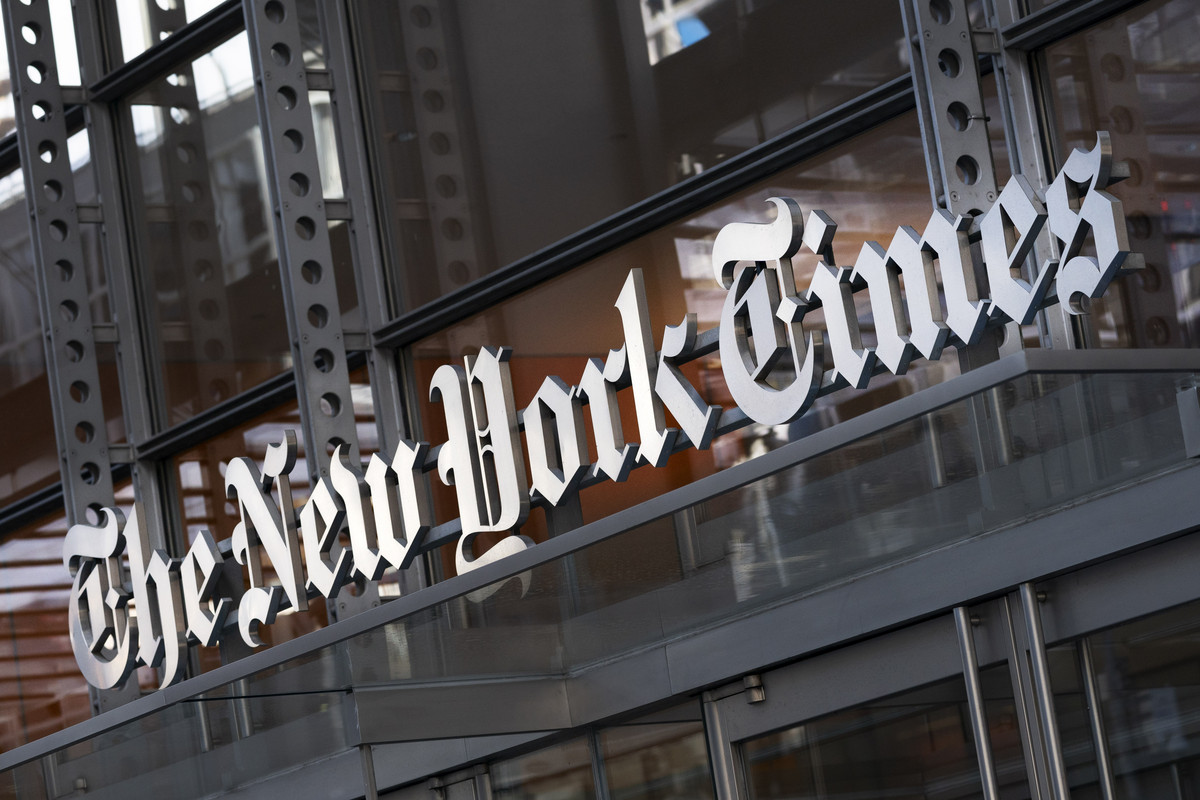 Editorul NYT critica agentiile de stiri pentru cedarea in fata administratiei Trump