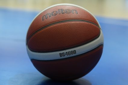 Incepe finala Ligii Nationale de Baschet Masculin Reeditarea ultimelor patru finale ale campionatului Romaniei