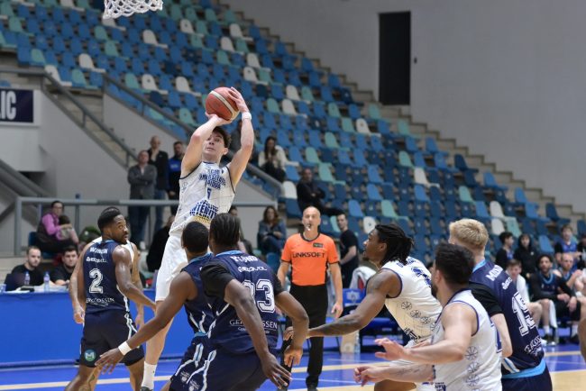 SCM U Craiova invinge CSO Voluntari si se califica in semifinalele LNBM unde o va intalni pe campioana en titre U BT Cluj